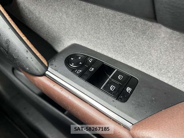 Mazda MX-30 2020-09 7793763-4
