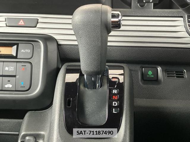 Honda N-VAN 2025-06 7809892-13