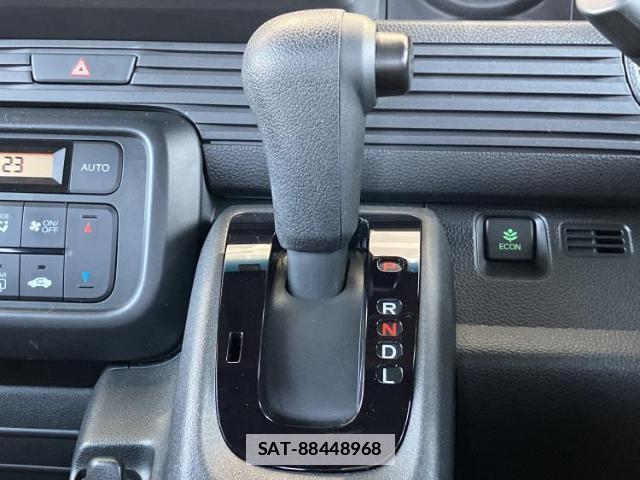 Honda N-VAN 2020-08 7810087-13