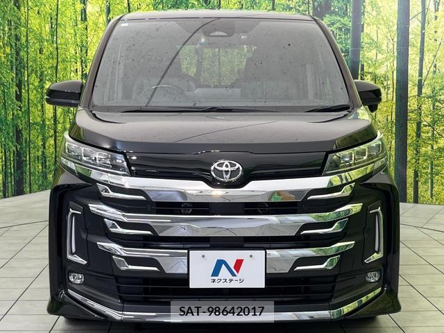 Toyota NOAH 2022-02 7793311-14