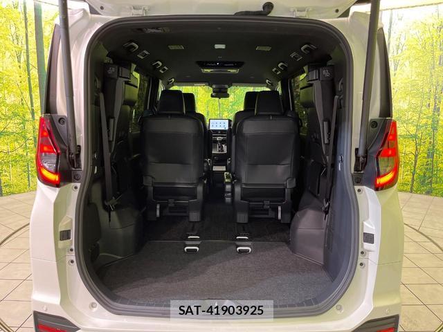 Toyota NOAH 2023-10 7793321-10