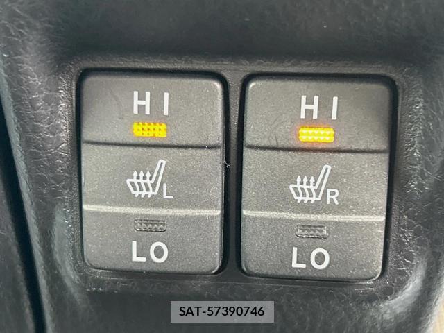 Toyota NOAH 2017-12 7794234-7