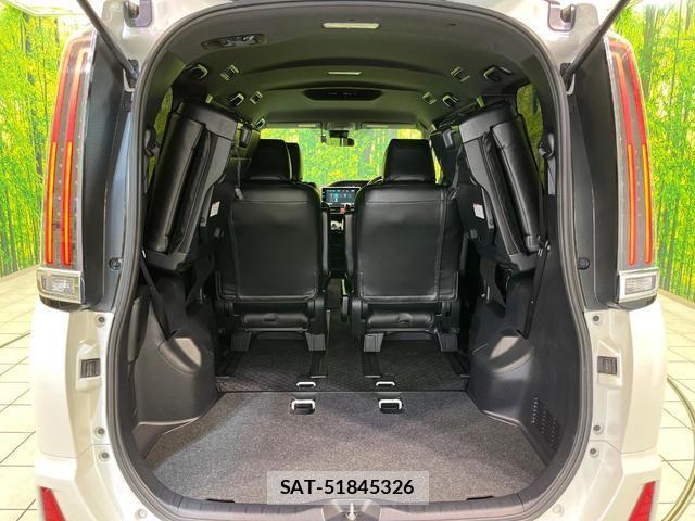 Toyota NOAH 2017-11 7794273-11