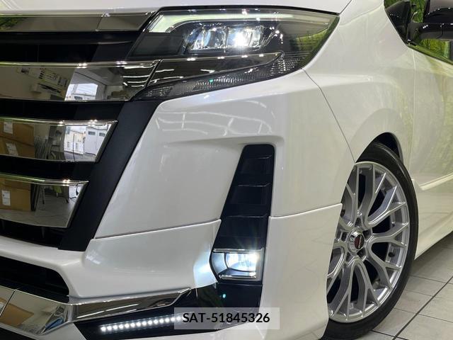 Toyota NOAH 2017-11 7794273-13