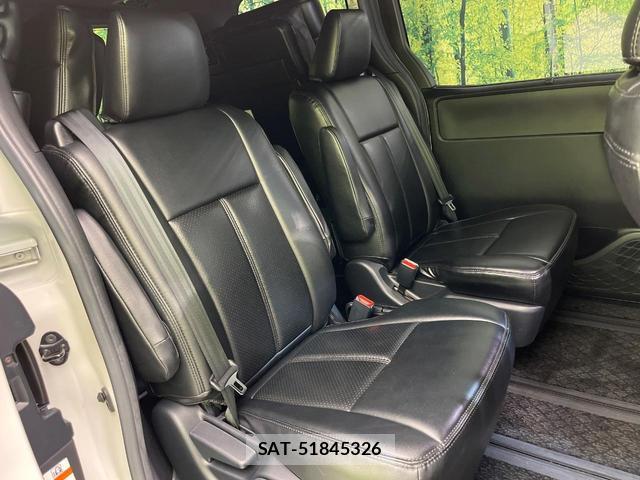 Toyota NOAH 2017-11 7794273-9