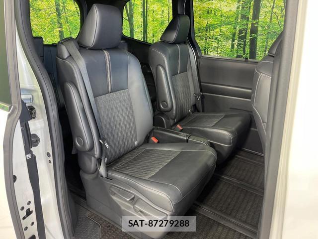 Toyota NOAH 2023-07 7794535-8