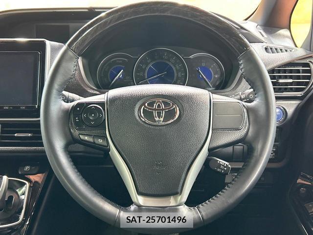 Toyota NOAH 2021-07 7794584-12