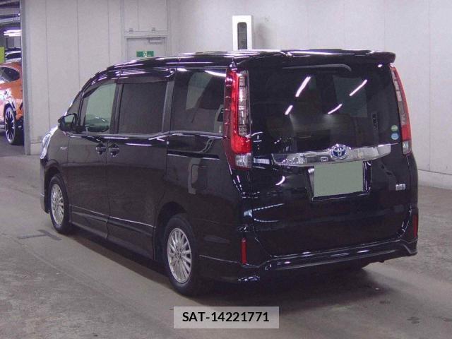 Toyota NOAH 2017-01 7795056-1