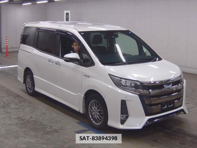 Toyota NOAH 2018-02 7795093-0