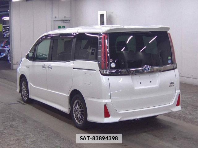 Toyota NOAH 2018-02 7795093-1