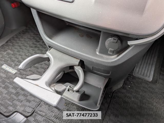Toyota NOAH 2009-04 7795329-10
