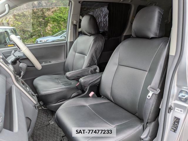 Toyota NOAH 2009-04 7795329-14