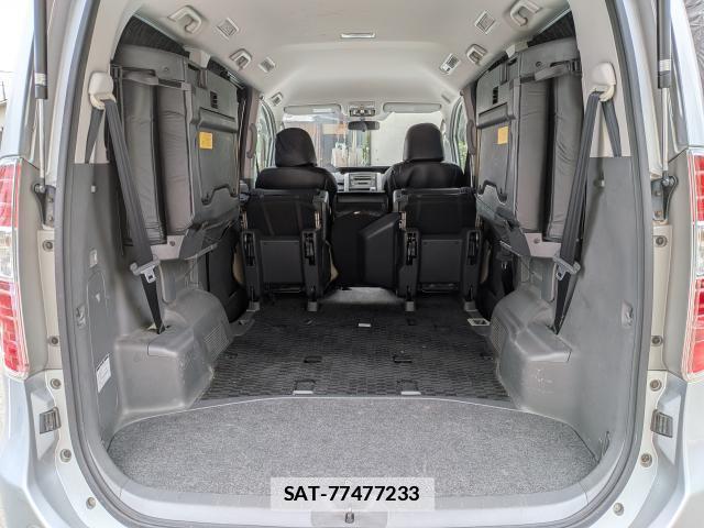 Toyota NOAH 2009-04 7795329-19