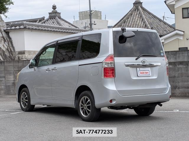 Toyota NOAH 2009-04 7795329-2