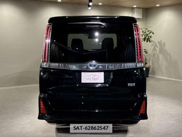 Toyota NOAH 2017-09 7795390-1