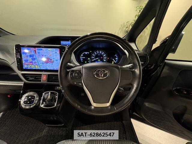 Toyota NOAH 2017-09 7795390-17
