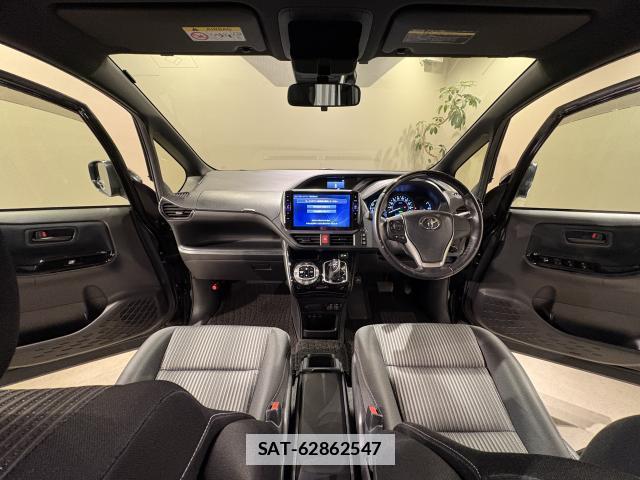 Toyota NOAH 2017-09 7795390-2