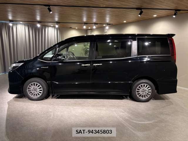 Toyota NOAH 2017-01 7795419-11
