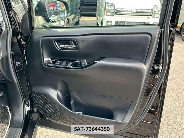 Toyota NOAH 2021-06 7795833-14
