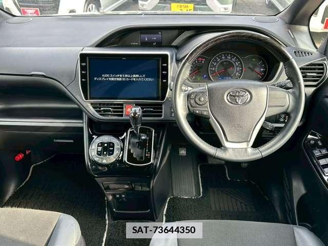Toyota NOAH 2021-06 7795833-5