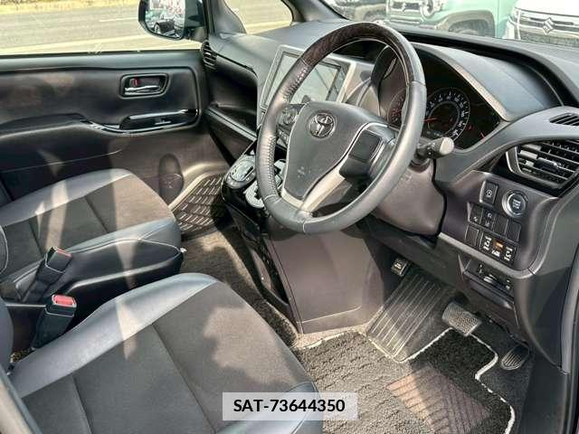 Toyota NOAH 2021-06 7795833-7