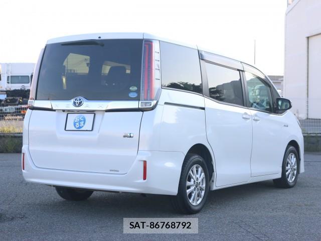 Toyota NOAH 2017-11 7796318-13