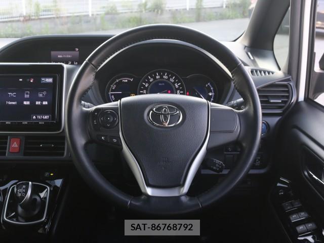 Toyota NOAH 2017-11 7796318-17
