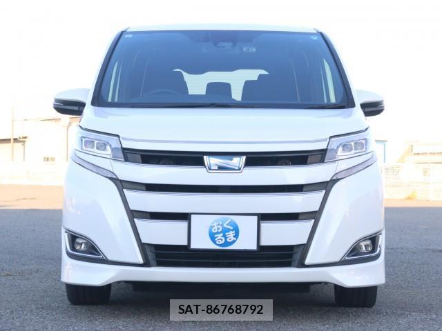 Toyota NOAH 2017-11 7796318-9