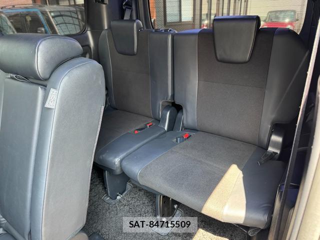 Toyota NOAH 2017-01 7796404-12