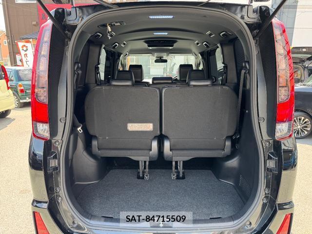 Toyota NOAH 2017-01 7796404-13