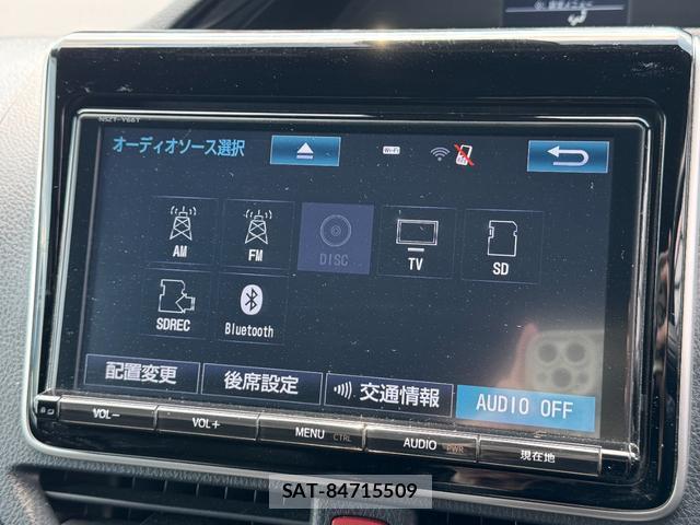 Toyota NOAH 2017-01 7796404-18