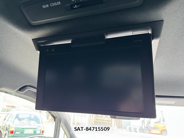 Toyota NOAH 2017-01 7796404-4