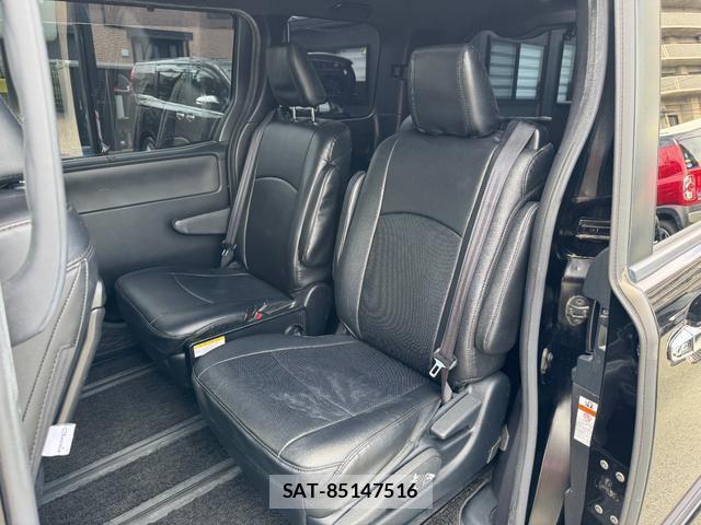 Toyota NOAH 2017-10 7796417-13