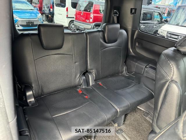 Toyota NOAH 2017-10 7796417-14