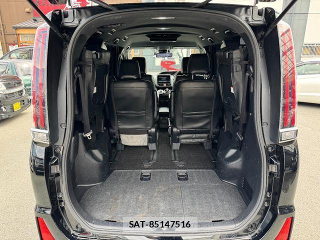 Toyota NOAH 2017-10 7796417-17