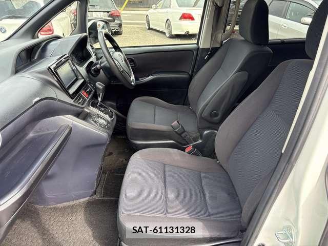 Toyota NOAH 2015-03 7796648-16