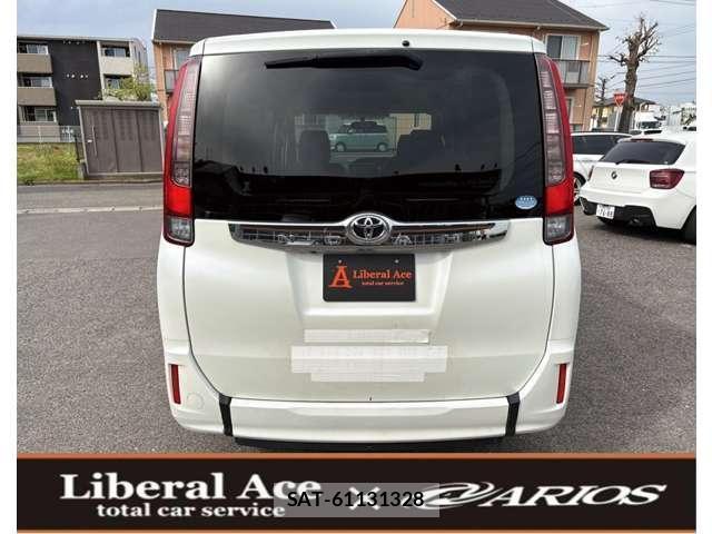 Toyota NOAH 2015-03 7796648-2