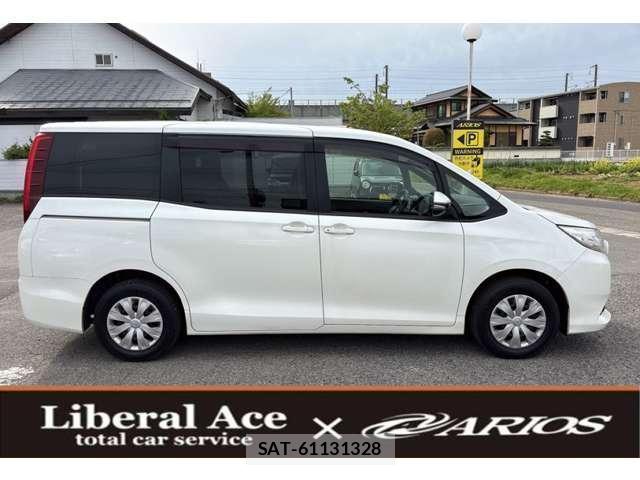 Toyota NOAH 2015-03 7796648-3