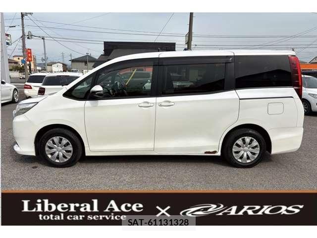 Toyota NOAH 2015-03 7796648-4