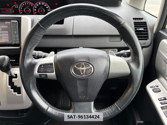 Toyota NOAH 2011-02 7796849-3