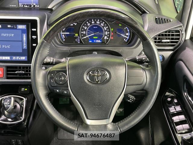 Toyota NOAH 2021-06 7796870-13