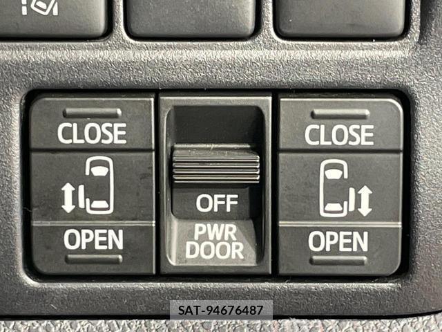 Toyota NOAH 2021-06 7796870-4