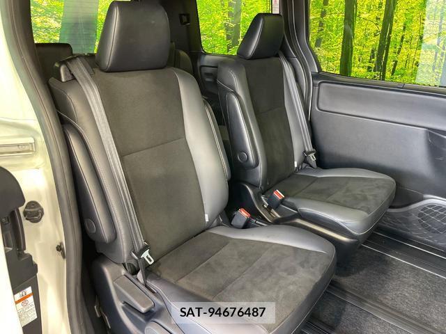 Toyota NOAH 2021-06 7796870-8