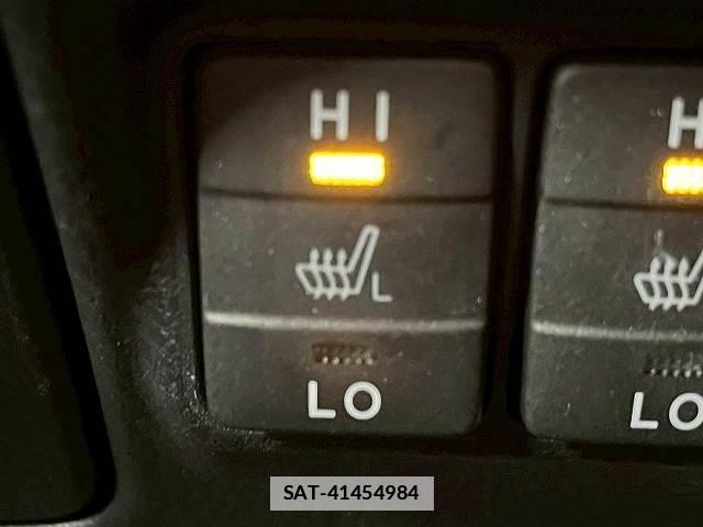 Toyota NOAH 2019-10 7797366-6