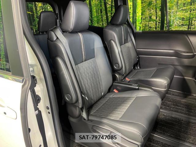 Toyota NOAH 2022-03 7797438-8