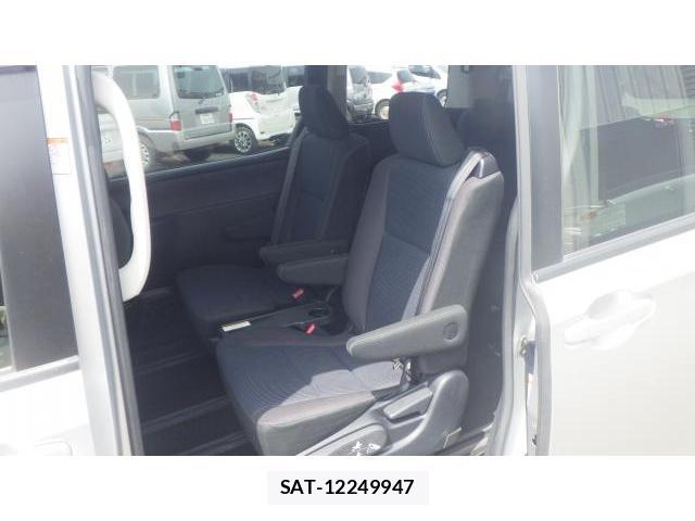 Toyota NOAH 2015-07 7797458-18
