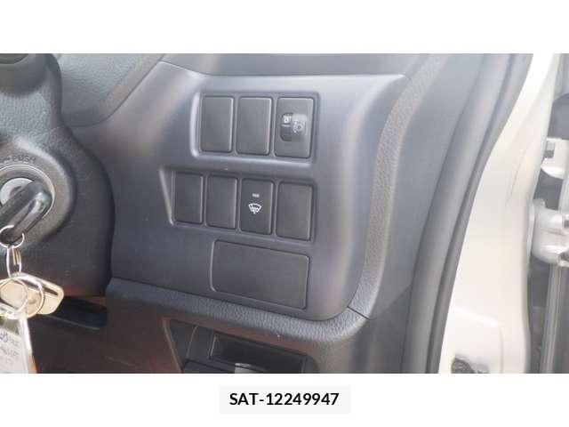 Toyota NOAH 2015-07 7797458-7