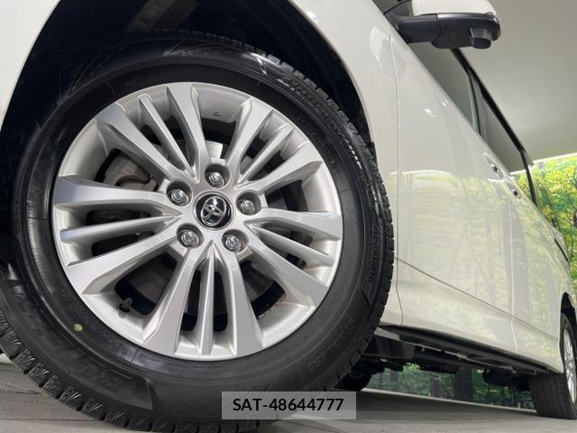 Toyota NOAH 2022-12 7797529-12