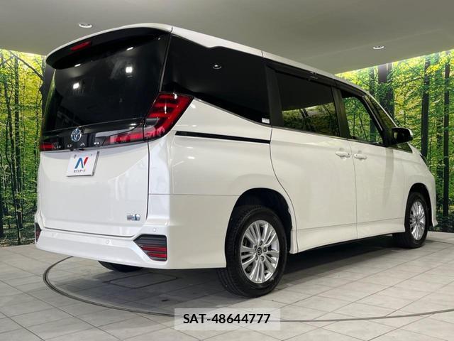 Toyota NOAH 2022-12 7797529-17