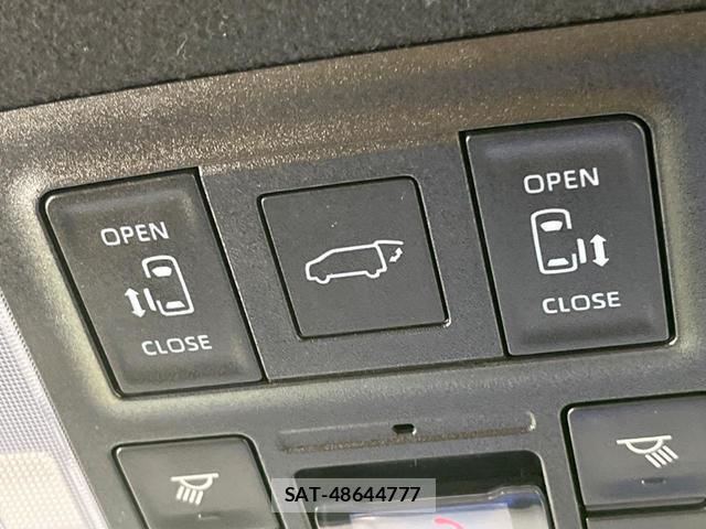 Toyota NOAH 2022-12 7797529-4